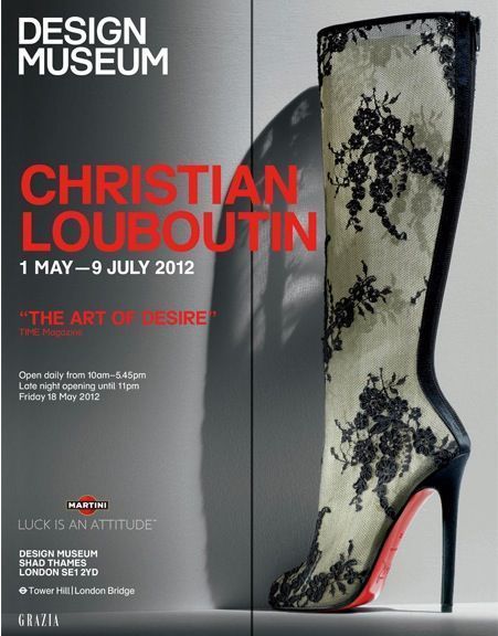 LA SUOLA SCARLATTA SI ESIBISCE AL DESIGN MUSEUM MOSTRA LOUBOUTIN LONDRA