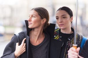 gisele bundchen mariacarla boscono balenciaga